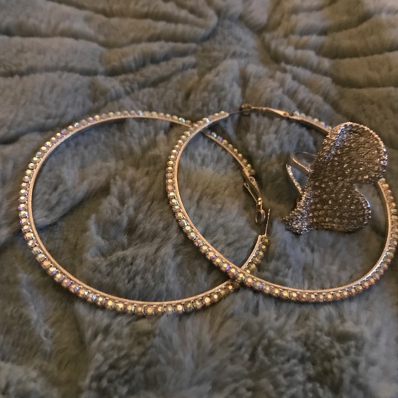 Jewelry - Picture 3 of 3